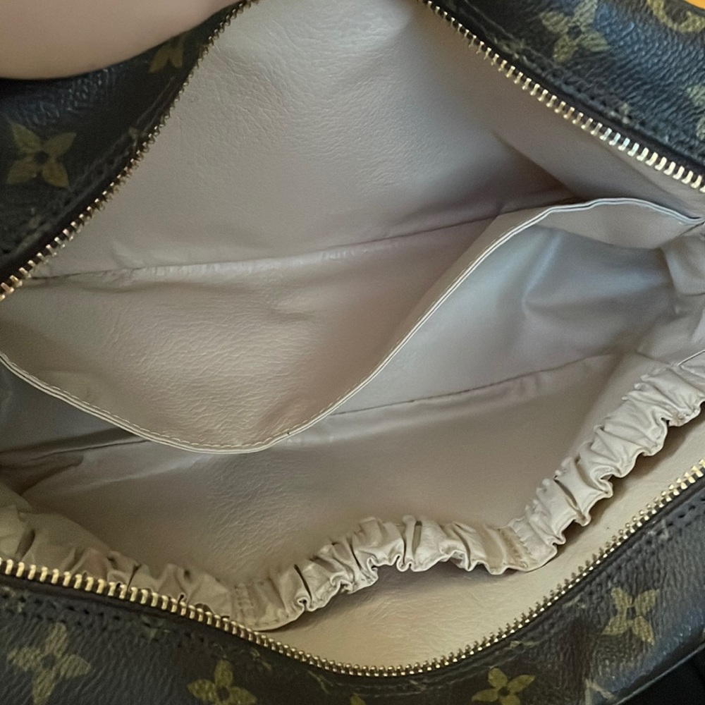 ❌Sold❌Authentic LV Vintage Monogram Toiletry Trousse 28💥 - Picture 11 of 17